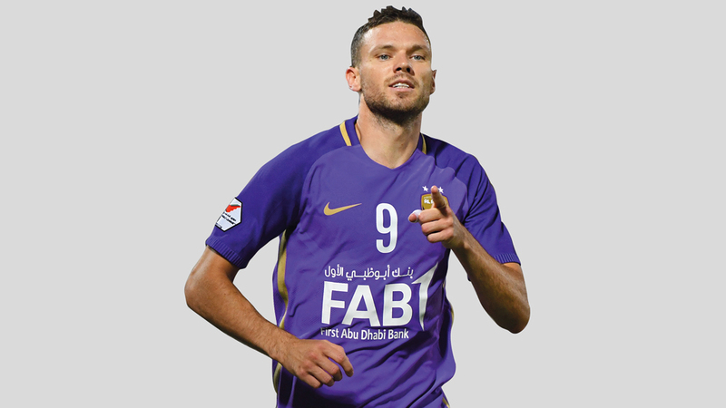 نجم وهداف فريق العين ماركوس بيرغ. الإمارات اليوم