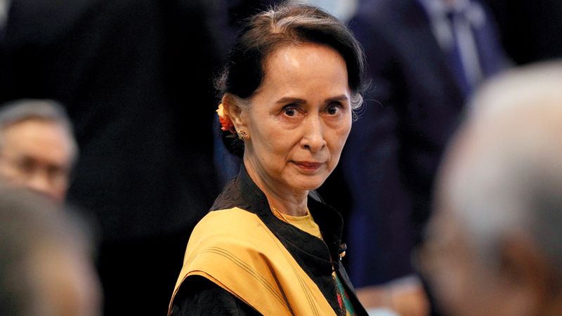 رئيسة الوزراء الحالية أيونغ سان سو تشي مسؤولة عن جزء مما يحدث.  رويترز