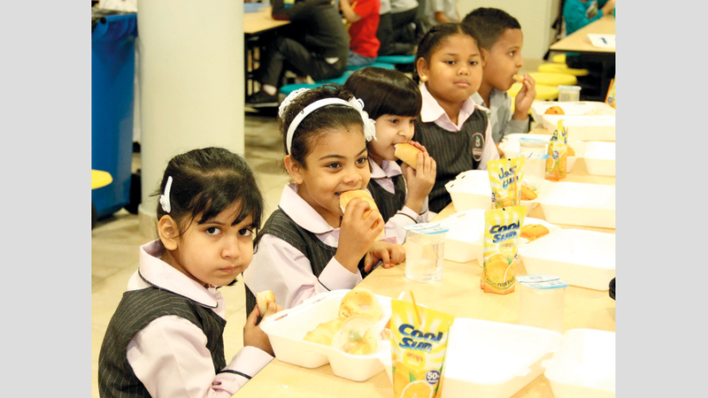 43 % من ذوي طلبة المدارس الحكومية في أبوظبي «غير راضين» عن وجبات المقاصف