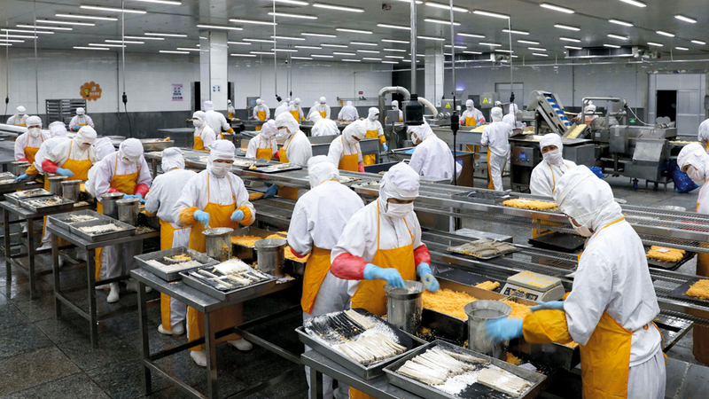 التصنيف الثامن يضم 63 مهنة لمشغلي الآلات والمعدات. ا.ف.ب - ارشيفية