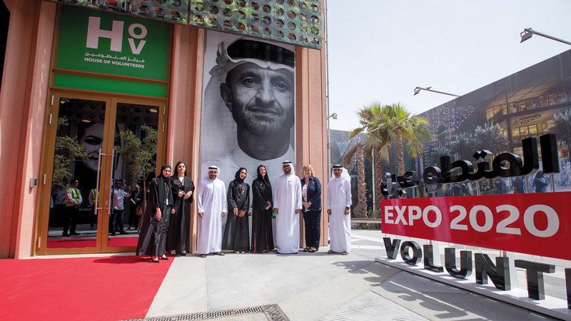 «متطوعو إكسبو» يرحّبون بزوار الإمارات من أرجاء العالم