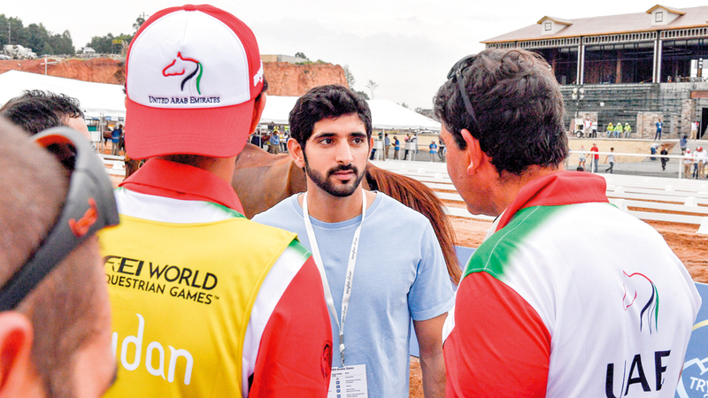 حمدان بن محمد خلال حضوره جانباً من افتتاح مونديال القدرة.  وام