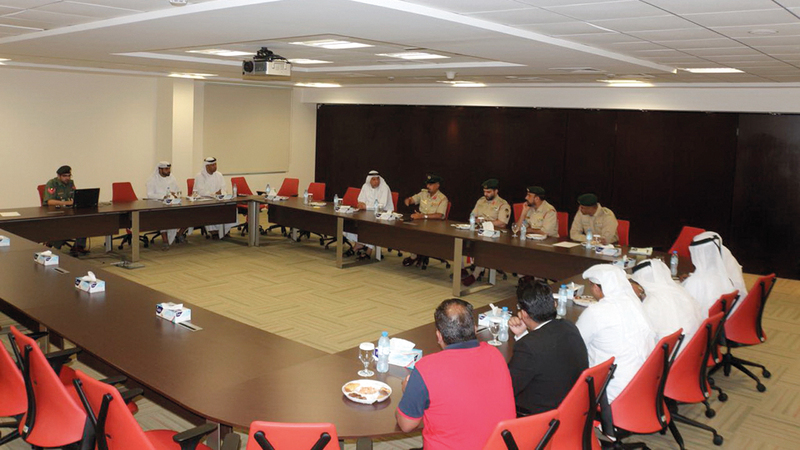 شرطة دبي تستعرض منهجية المجالس المجتمعية لخدمة الأحياء