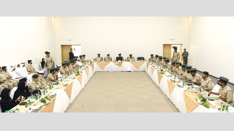 «القيادات التنفيذية» يناقش خطط وبرامج شرطة دبي