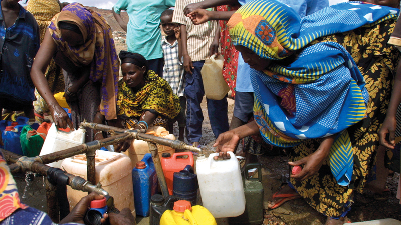 «سقيا الإمارات» أسهمت في ترسيخ قيم زايد بالتخفيف من معاناة الإنسان أينما كان.  غيتي
