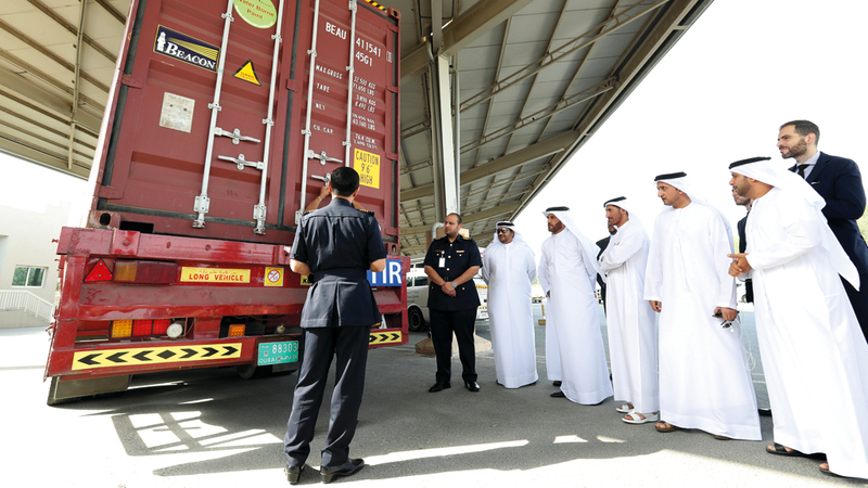 الإمارات تطلق أول شحنة تصدير باستخدام بطاقة «التير»