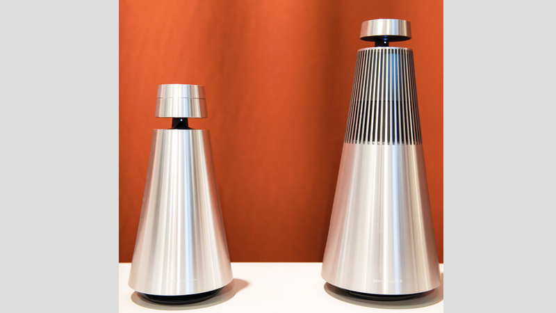 «بانج آند أولفسن» قدّمت سماعاتها الذكية BeoSound 1 وBeoSound 2 مع المساعد الرقمي غوغل Assistant. د.ب.أ