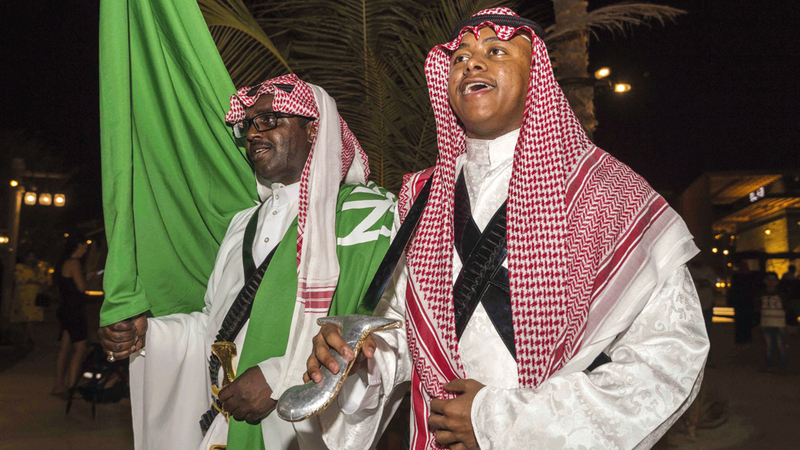 «مطارات أبوظبي» تفتح أبواب القاعة «الماسية» لـ 10 سعوديين