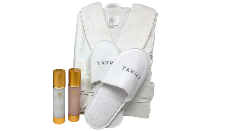 منتجات ترامب تُباع عبر متجره الرسمي. أرشيفية