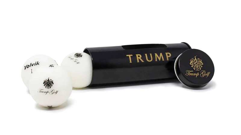 كرات غولف تحمل اسم ترامب. أرشيفية