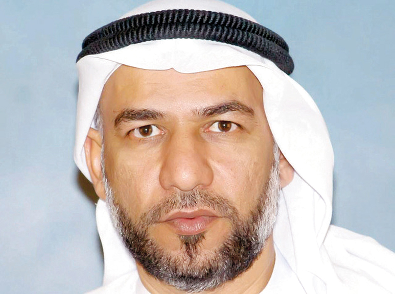 عبيد البريكي: «دائرة الخدمات  العامة تجري عمليات  دفان للطرقات  المتضررة، وتحرص على  توفير شوارع آمنة  للحافلات المدرسية».