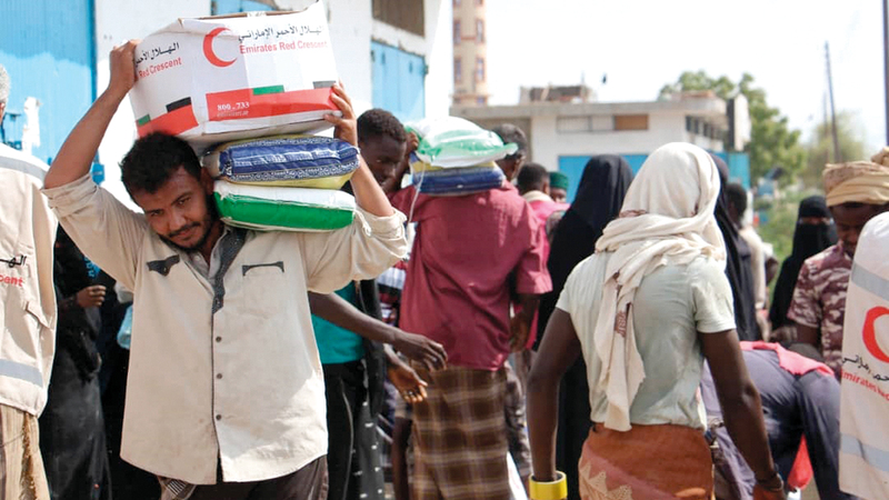 «الهلال» تغيث 1000 أسرة في مديرية زنجبار اليمنية