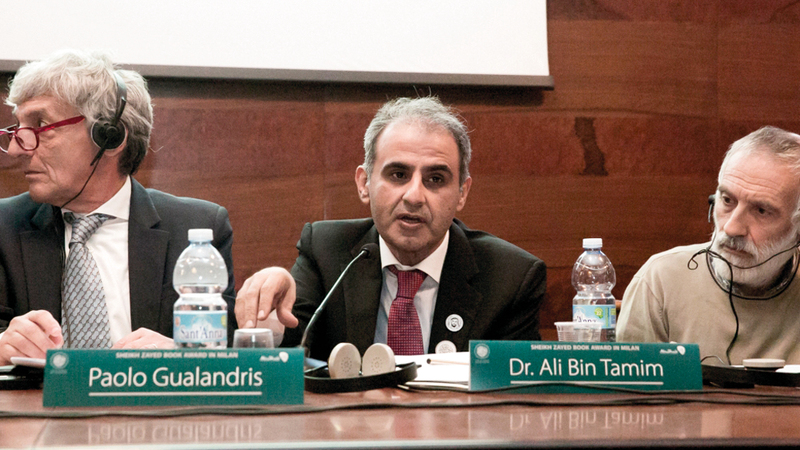 علي بن تميم في الندوة. من المصدر