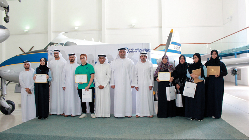 «بريد الإمارات» و«متحف المحطة» يحتفلان بذكرى أول طائرة بريد