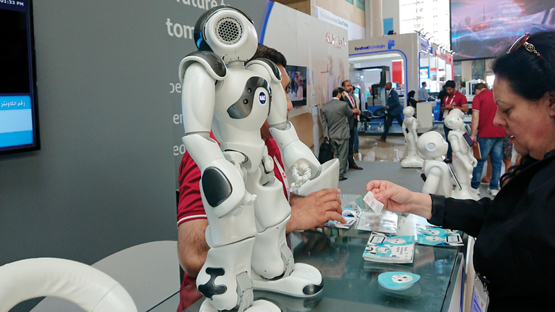 استخدام الروبوتات لم يعد مقتصراً على تأدية حركات بسيطة مثل الترحيب بالأفراد. من المصدر