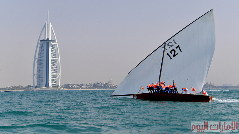 تشهد شواطئ دبي سباق القوارب الشراعية، والتي تمتد حتى 20 أكتوبر 2018م والتي تنظمها نادي دبي الدولي للرياضات البحرية.