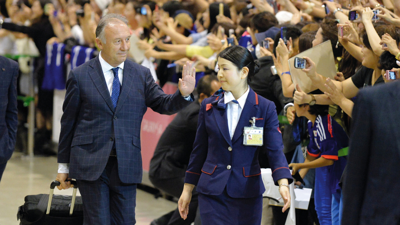 زاكيروني حقق نجاحاً ملفتاً مع المنتخب الياباني وفاز بكأس آسيا 2011. أرشيفية