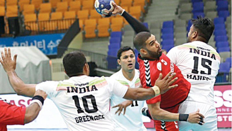 من لقاء سابق للمنتخب الوطني في البطولة الآسيوية. من المصدر