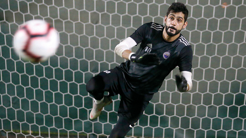 حارس الشارقة عادل الحوسني. من المصدر