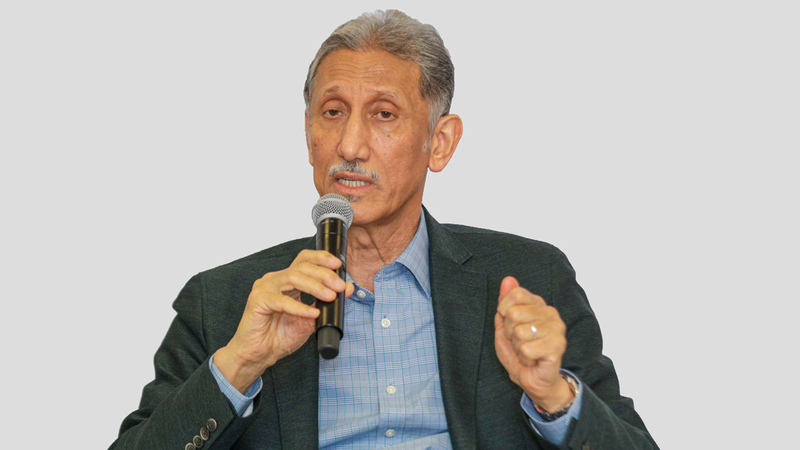 طالب الرفاعي: «الأدب يجب أن يُدرّس من قِبَل مبدعين حقيقيين».