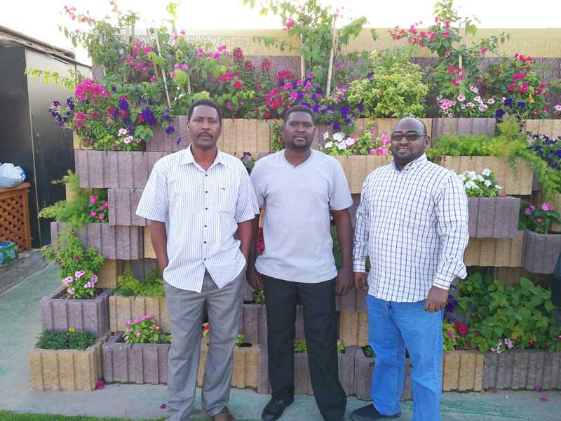 أحمد النيل (يسار) قبل اشتراكه في «تحدي اللياقة». الإمارات اليوم