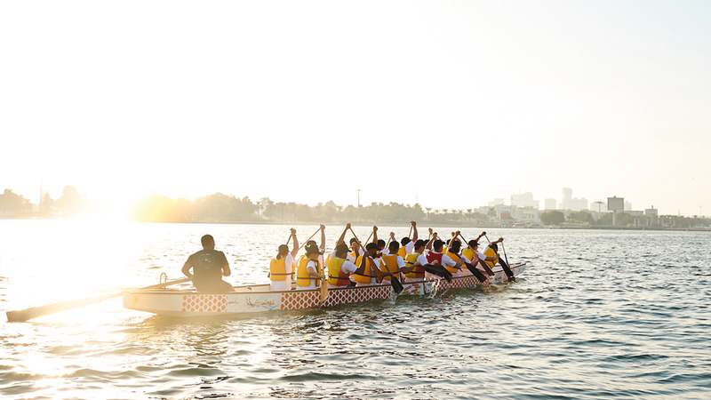 تدريبات مكثفة قبل انطلاق السباق. من المصدر