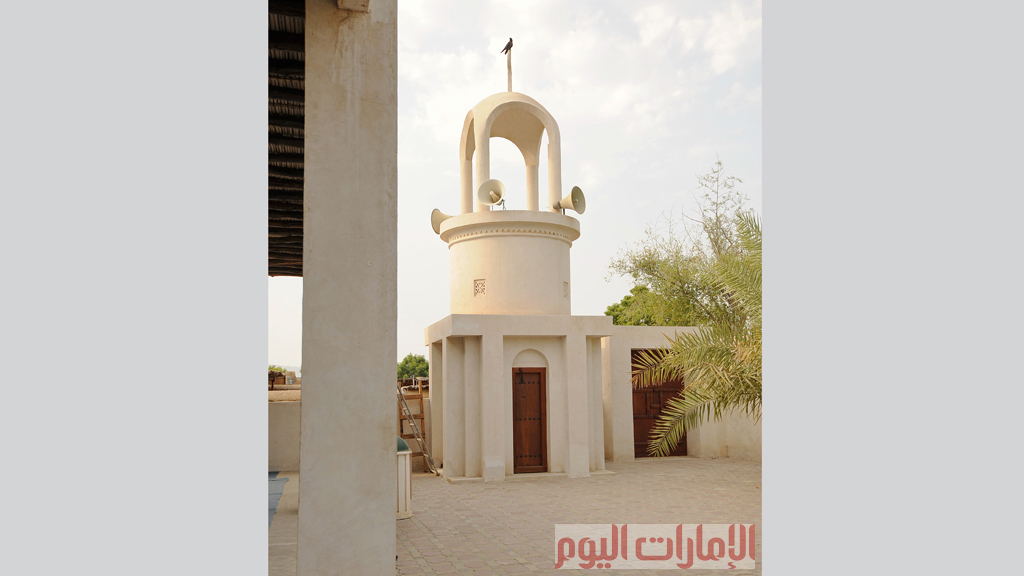 وتم اختيار المسجد لتكون واجهة لعملة الخمسة دراهم الورقية .