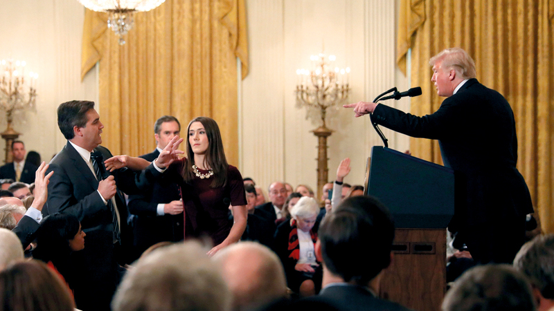 مراسل «سي إن إن» في مواجهة ترامب بالبيت الأبيض. أ.ف.ب