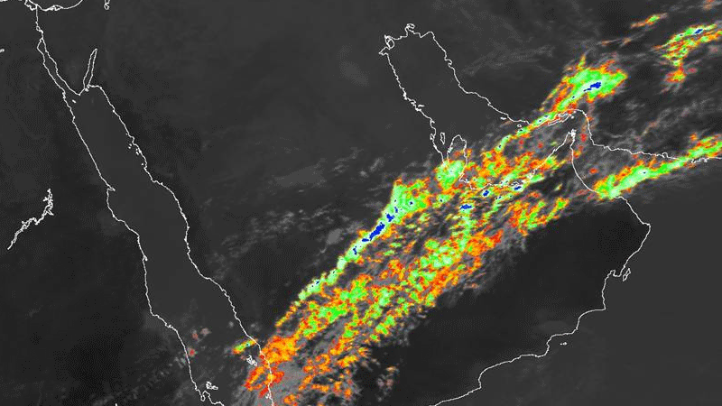صورة من الأقمار الصناعية لأماكن تجمع السحب. (من المصدر)