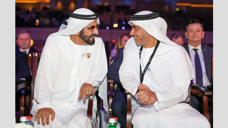 محمد بن راشد وسيف بن زايد خلال حضورهما أعمال «الجمعية العامة للإنتربول» التي انطلقت أمس في دبي. وام