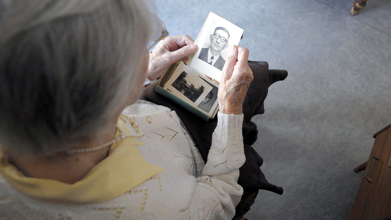 زوليا أليمي استغلت معاناة المسنة بسبب وفاة زوجها للحصول على أموالها بالاحتيال. أرشيفية