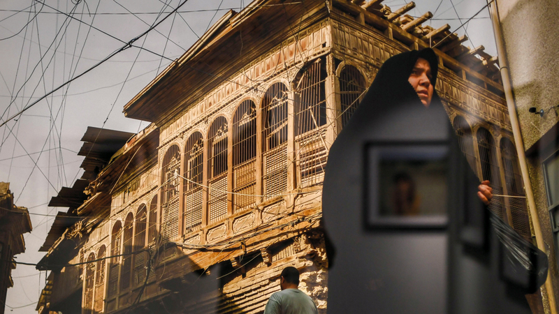 «عين على العراق» أعمال للمصور الصحافي معن حبيب عن الحياة اليومية والعنف.

تصوير: أشوك فيرما