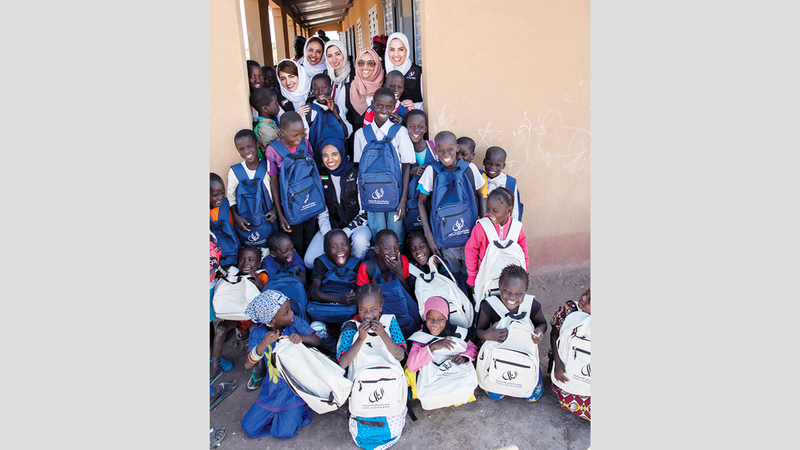 وفد المبادرة وزع هدايا ومستلزمات مدرسية على الأطفال. من المصدر