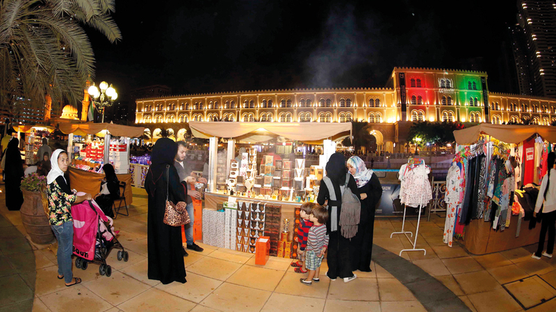 «القصباء» تتزين بألوان العلم الإماراتي في اليوم الوطني. من المصدر