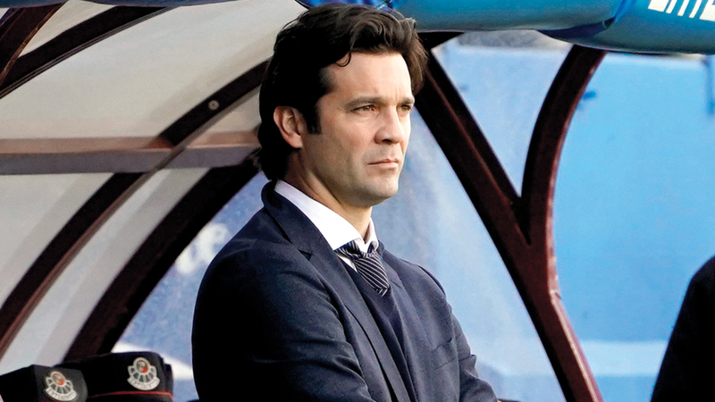 سولاري يعاقب إيسكو بسبب «كسله» في التدريبات وتمرده على قراراته. رويترز