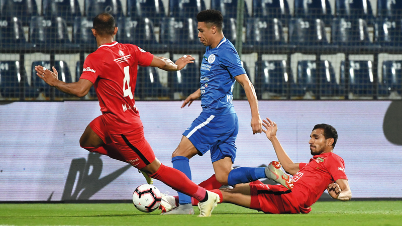 وليد عباس سجل هدف الفوز لشباب الأهلي أمام النصر. تصوير: أسامة أبوغانم