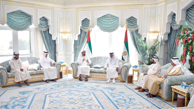 خليفة لدى استقباله ولي عهد أبوظبي. وام