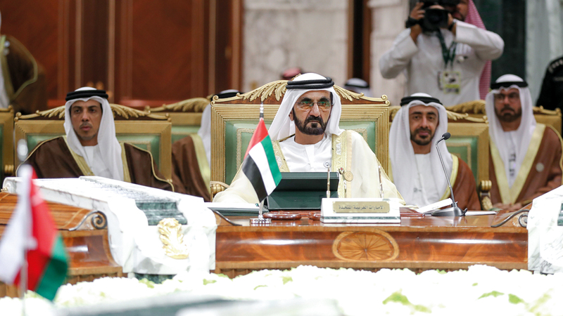 محمد بن راشد ترأس وفد الدولة في القمة الخليجية بالرياض. وام