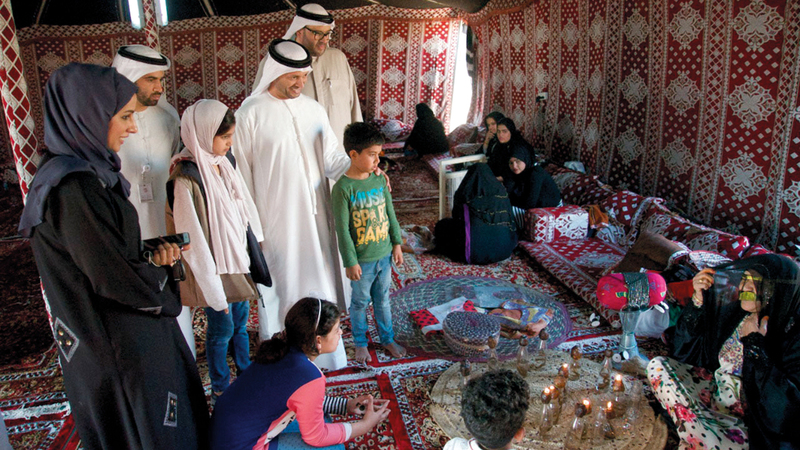 الشامسي والمرزوقي خلال فعاليات مخيم «البيت متوحد». من المصدر
