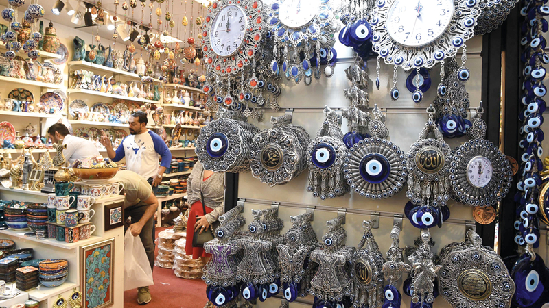 فضلاً عن فرص التسوّق من معروضات ومشغولات الدول المشاركة، وتستمر القرية حتى السادس من أبريل 2019.