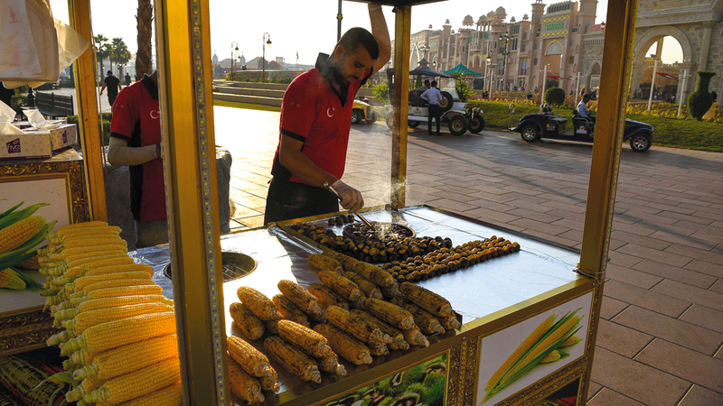 وكانت القرية العالمية قد حافظت على المركز الأول كأفضل علامة تجارية ترفيهية في الإمارات، حسبما جاء في التقرير السنوي لمؤشر تصنيفات أفضل العلامات التجارية الذي نشرته شركة «يوجوف» المتخصّصة بالأبحاث التسويقية العالمية.