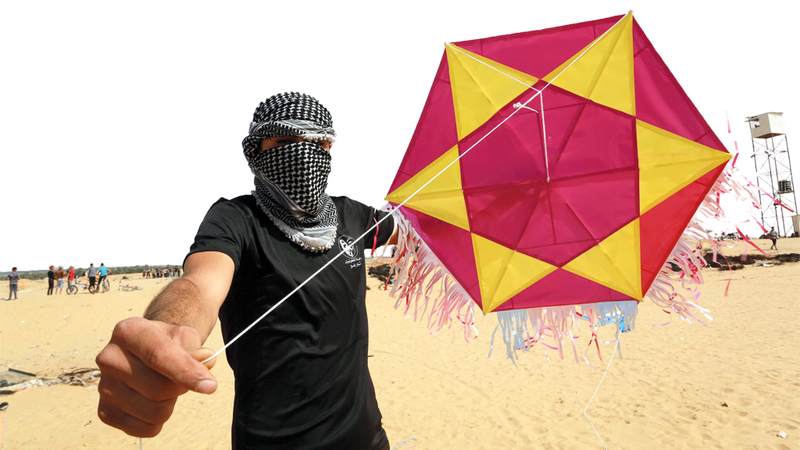 الفلسطينيون استخدموا وسائل بدائية لإلحاق ضرر كبير بإسرائيل. أرشيفية