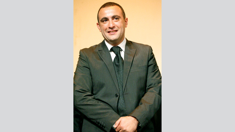 السقا يضع اللمسات النهائية لمسلسل «بريمو الصعيد».