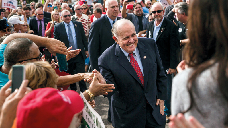 جولياني بذل جهوداً جبارة من أجل أن ينقذ كابيلا من العقوبات.  من المصدر