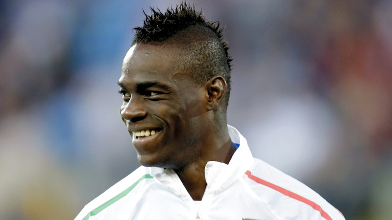 اللاعب الإيطالي المثير للجدل بالوتيلي. أ.ف.ب