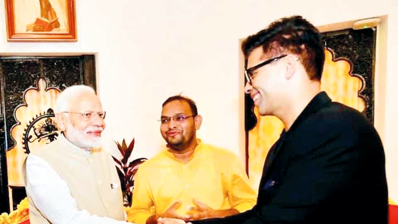 مودي مع ممثلين من بوليوود