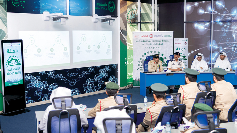 خلال مؤتمر صحافي للإعلان عن إطلاق الحملة تحت شعار «لا تفقد ابنك بتزويد مركبته». تصوير: أحمد عرديتي