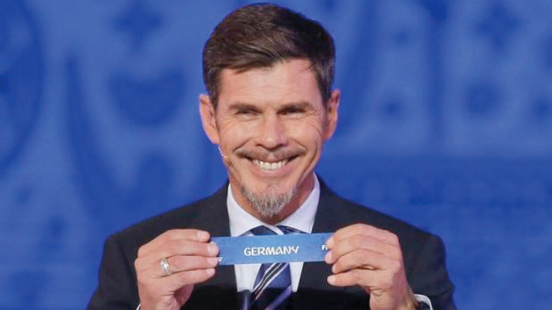 الأمين العام لـ «فيفا» ونجم ميلان السابق بوبان  يشارك للمرة الأولى في المؤتمر. من المصدر