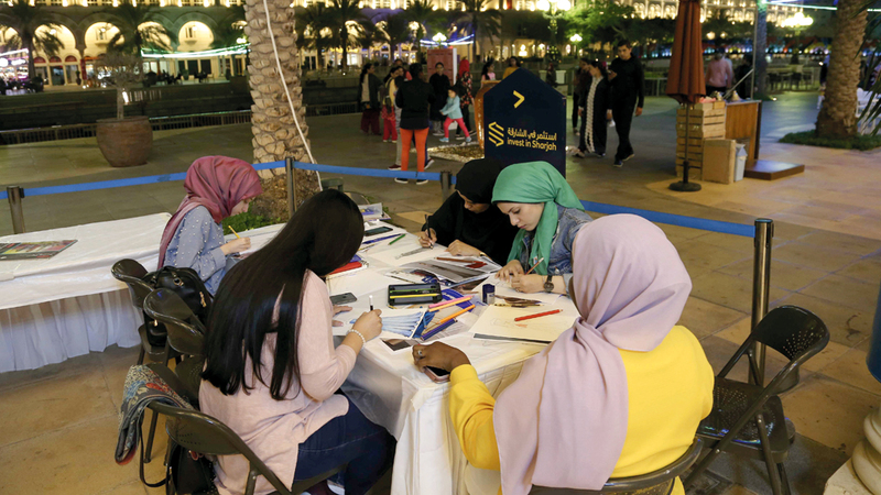 الورش شهدت إقبالاً من زوار القصباء الذين أبدوا إعجابهم بها. من المصدر