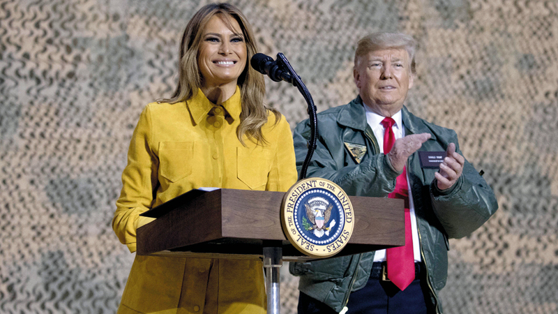 ميلانيا تلقي كلمة في الجنود. أ.ب